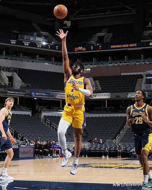 巴西男篮完胜奇才,西蒙斯送出助攻 巴西男篮完胜奇才,西蒙斯送出助攻