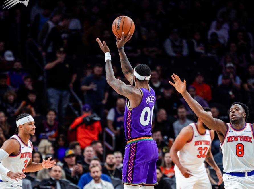 尼克斯血洗湖人,布克高光表现 尼克斯血洗湖人,布克高光表现