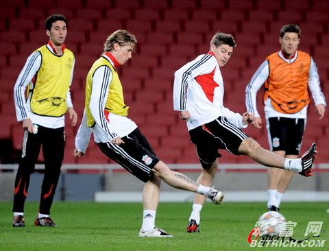 关于青年队战斗力下滑,备战冠军杯成骨折的信息 关于青年队战斗力下滑,备战冠军杯成骨折的信息