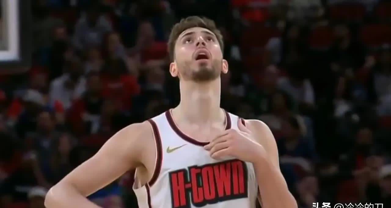 九游体育平台-雄鹿队友关系紧张，主教练将化解矛盾的简单介绍