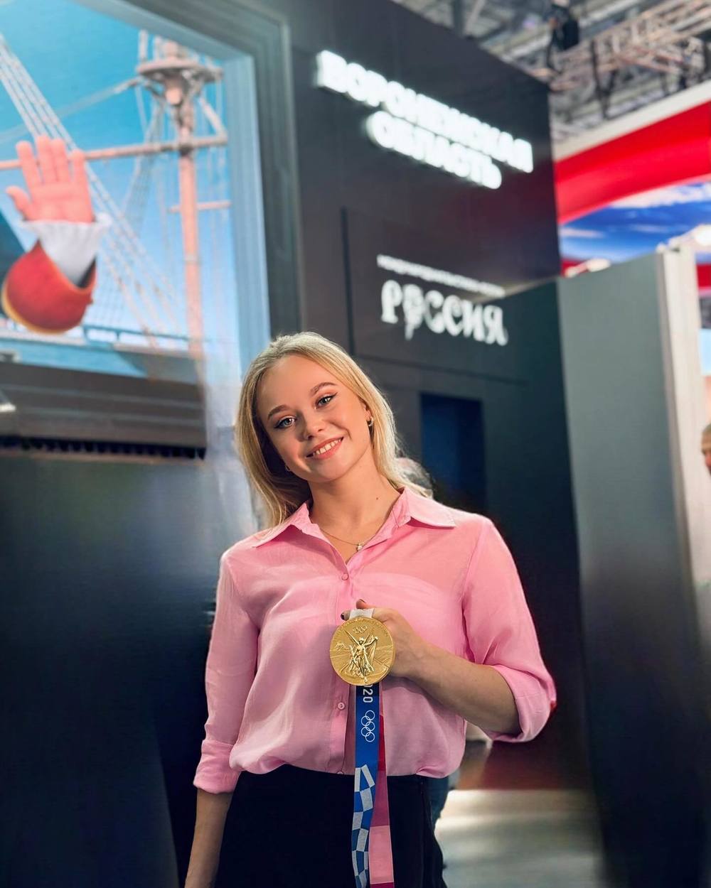 俄罗斯体操队实力强劲,闪耀赛场 俄罗斯体操队实力强劲,闪耀赛场