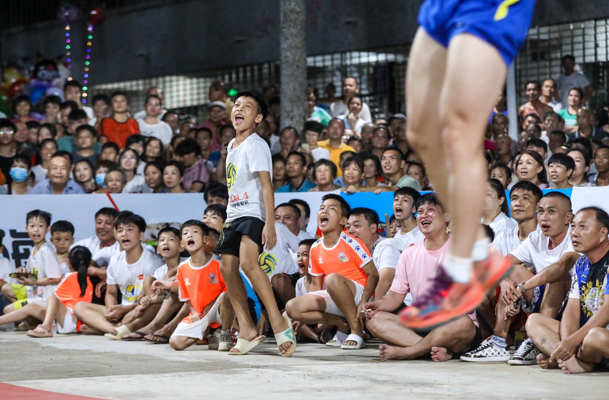 关于竞技激情火爆,赛场热闹非凡的信息 关于竞技激情火爆,赛场热闹非凡的信息