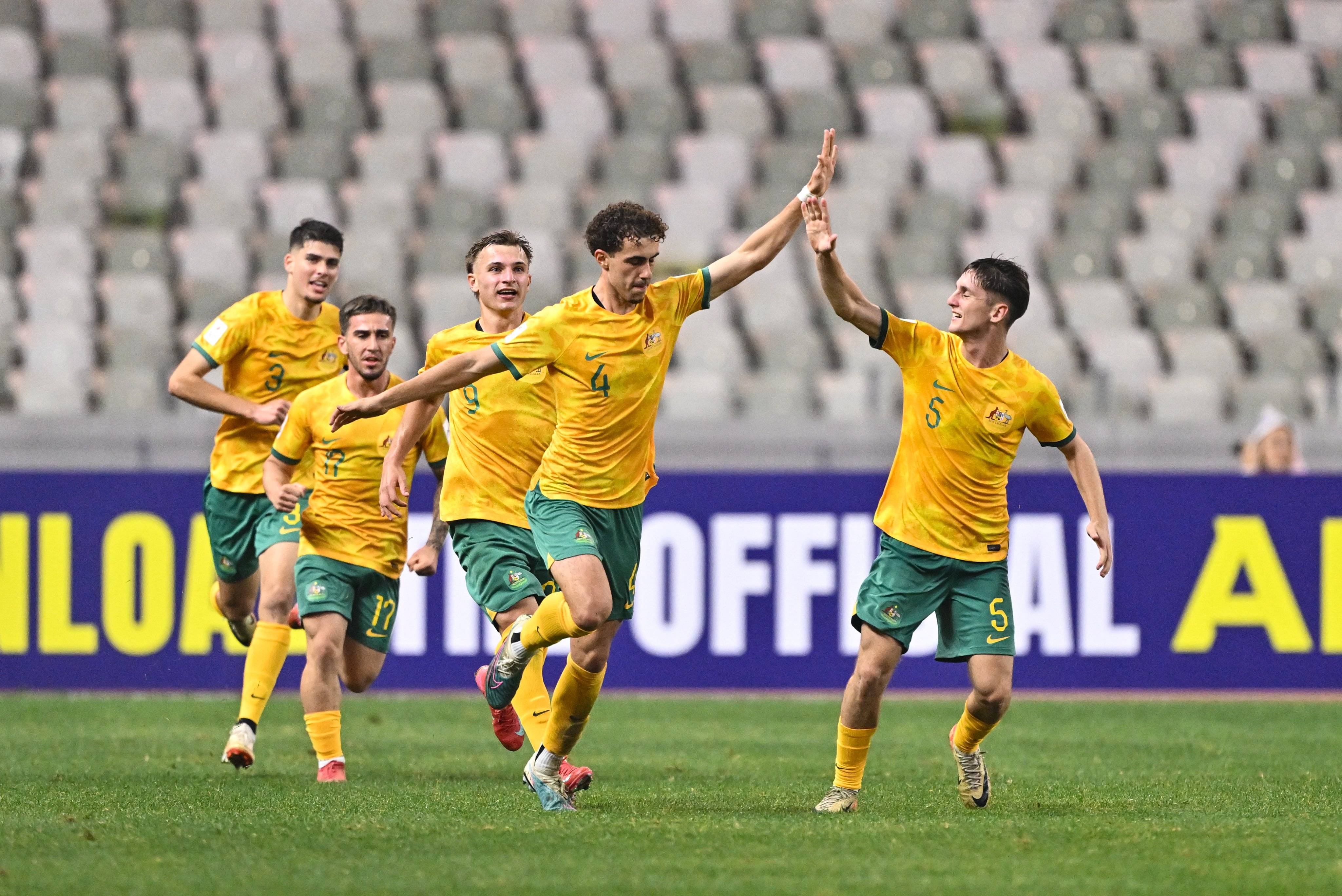 九游游戏-澳大利亚球员在世界杯预选赛中全力以赴