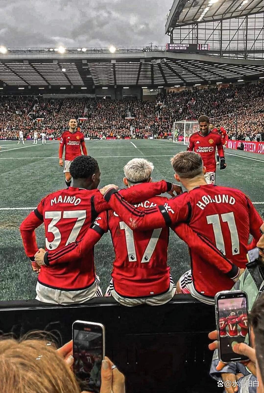 九游娱乐网页-曼城迎来激战，能否击败曼联守住领先位置？