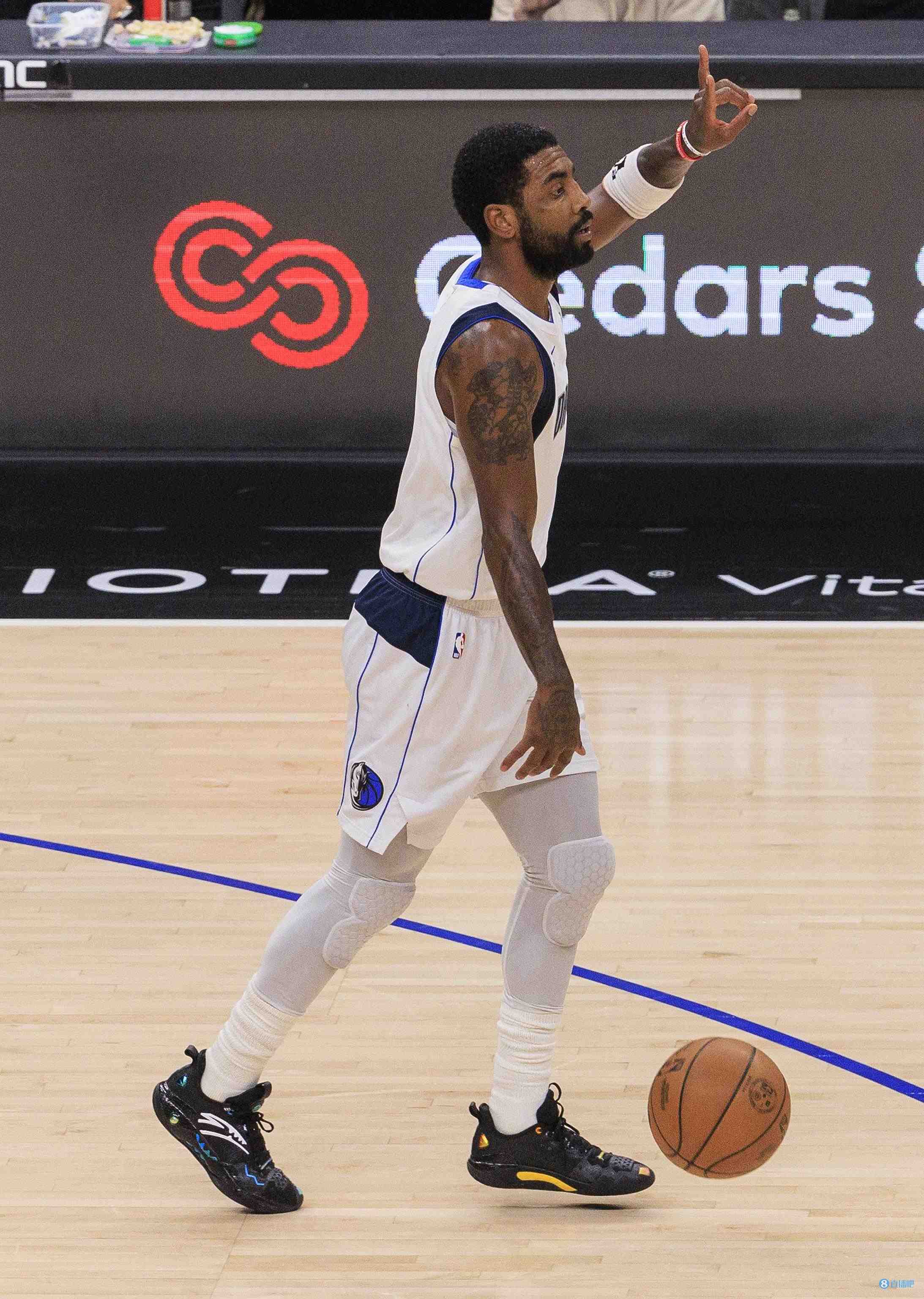 欧文在疫情期间继续训练保持状态 欧文在疫情期间继续训练保持状态