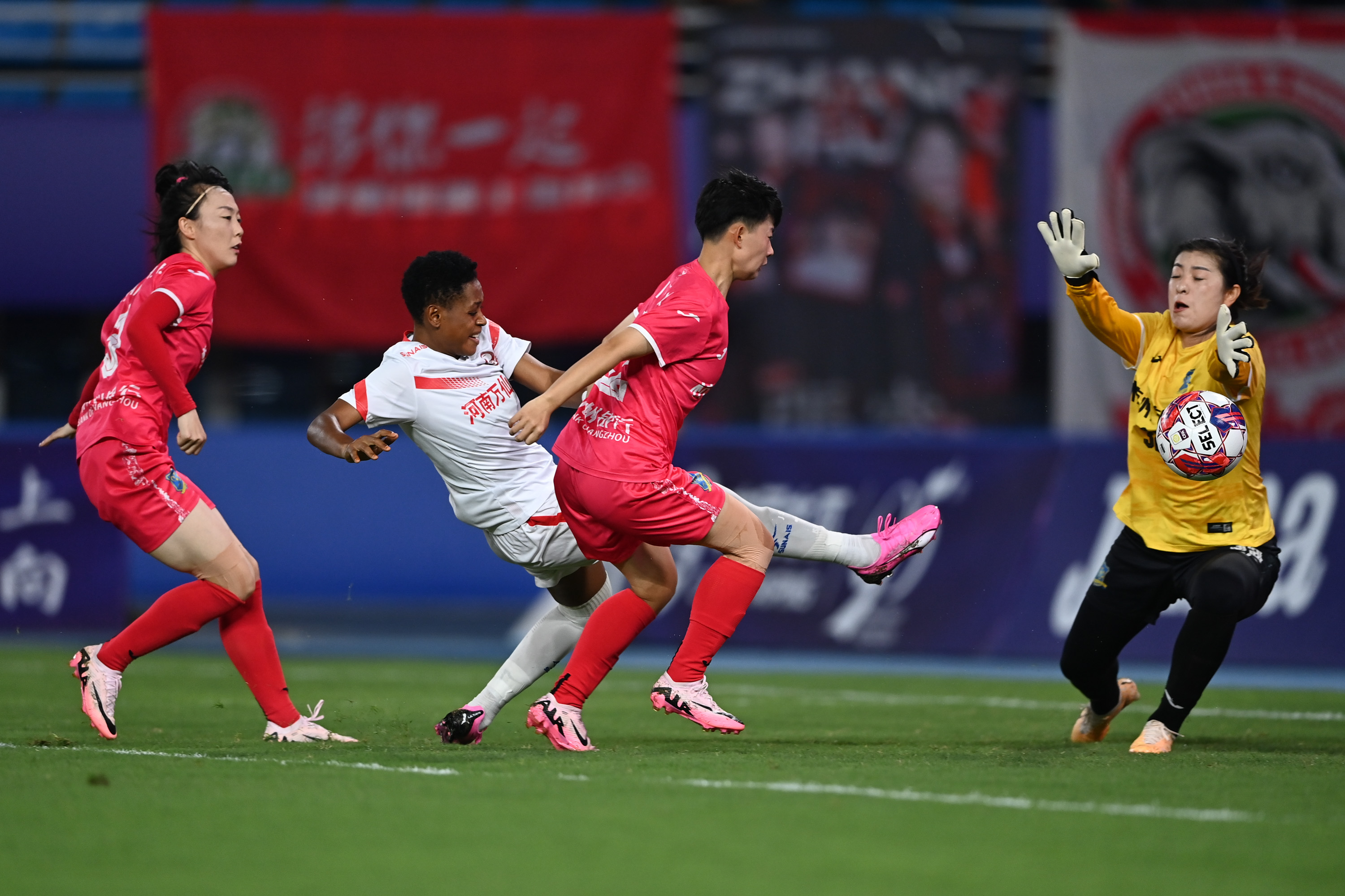 关于令人期待!女足联赛强队决胜场面猛如虎的信息 关于令人期待!女足联赛强队决胜场面猛如虎的信息