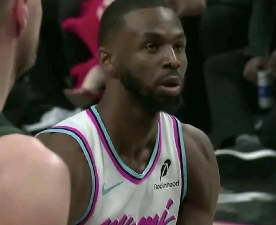 九游娱乐首页-凯尔特人客场大败热火，东部领先缩小的简单介绍