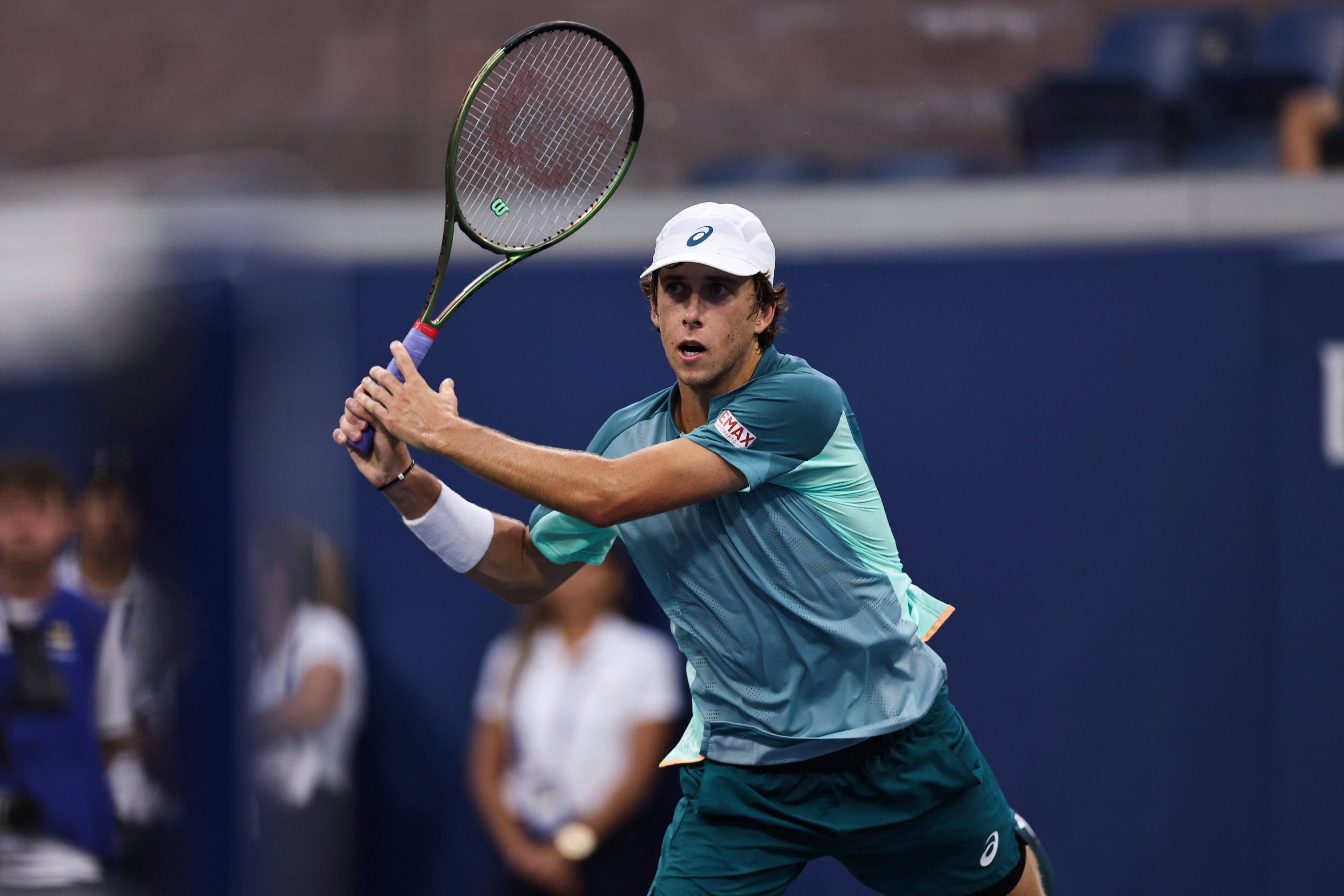 希腊队激战胜利取得淘汰赛资格 希腊队激战胜利取得淘汰赛资格