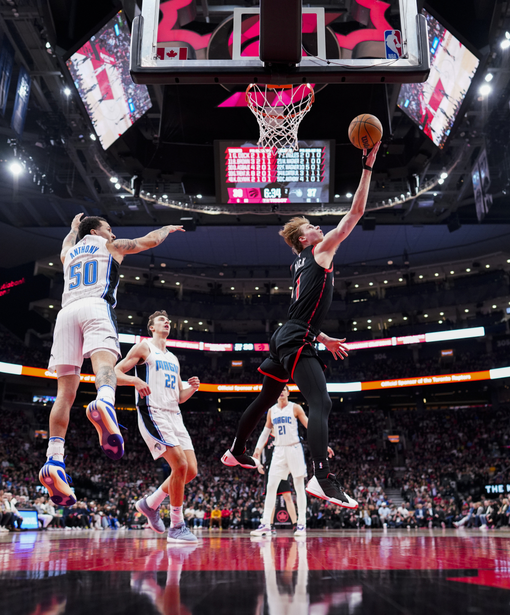 九游体育平台-尼克斯球员在全明星赛中展现出色表现