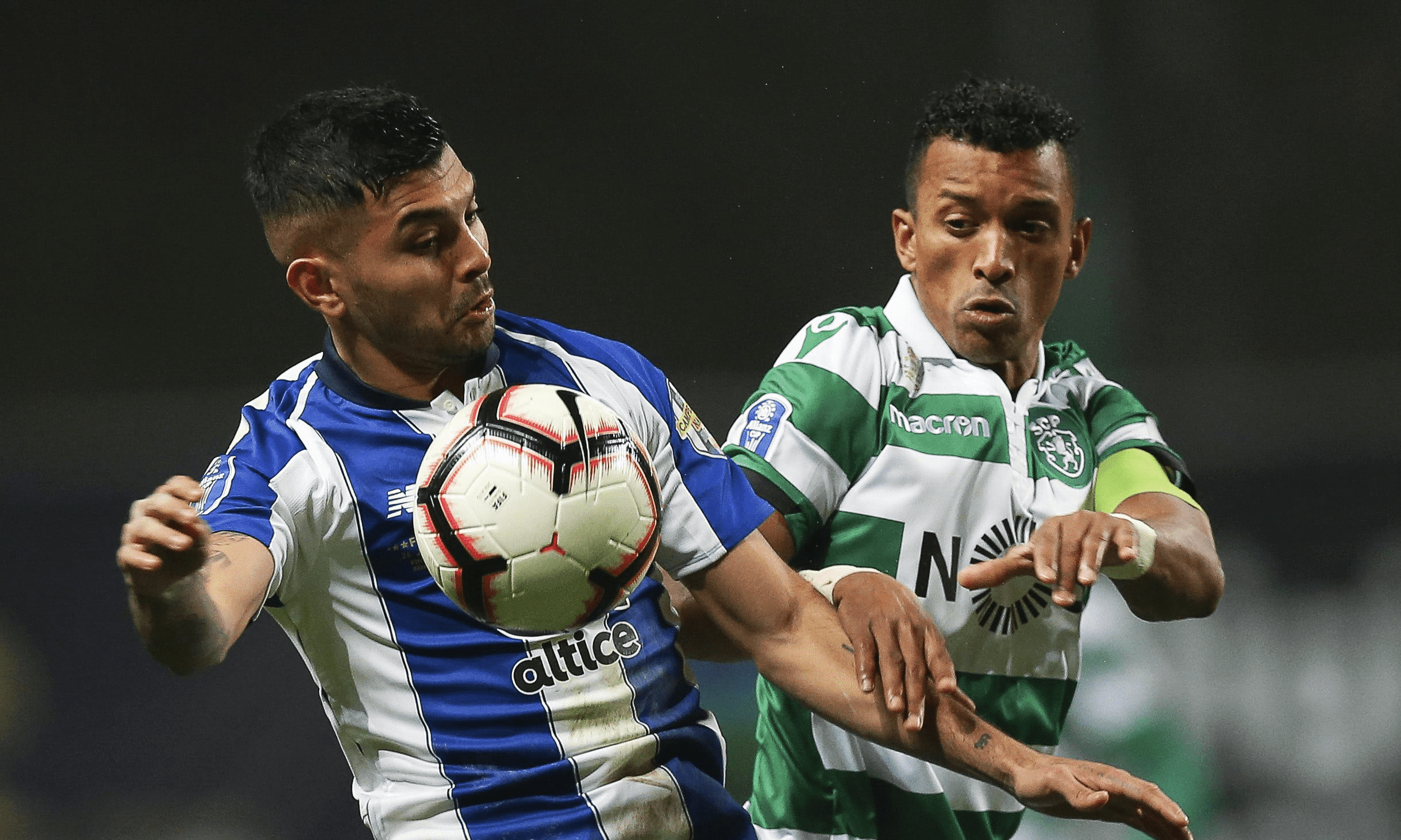 兰斯主场胜图卢兹,赢得联赛官方 兰斯主场胜图卢兹,赢得联赛官方