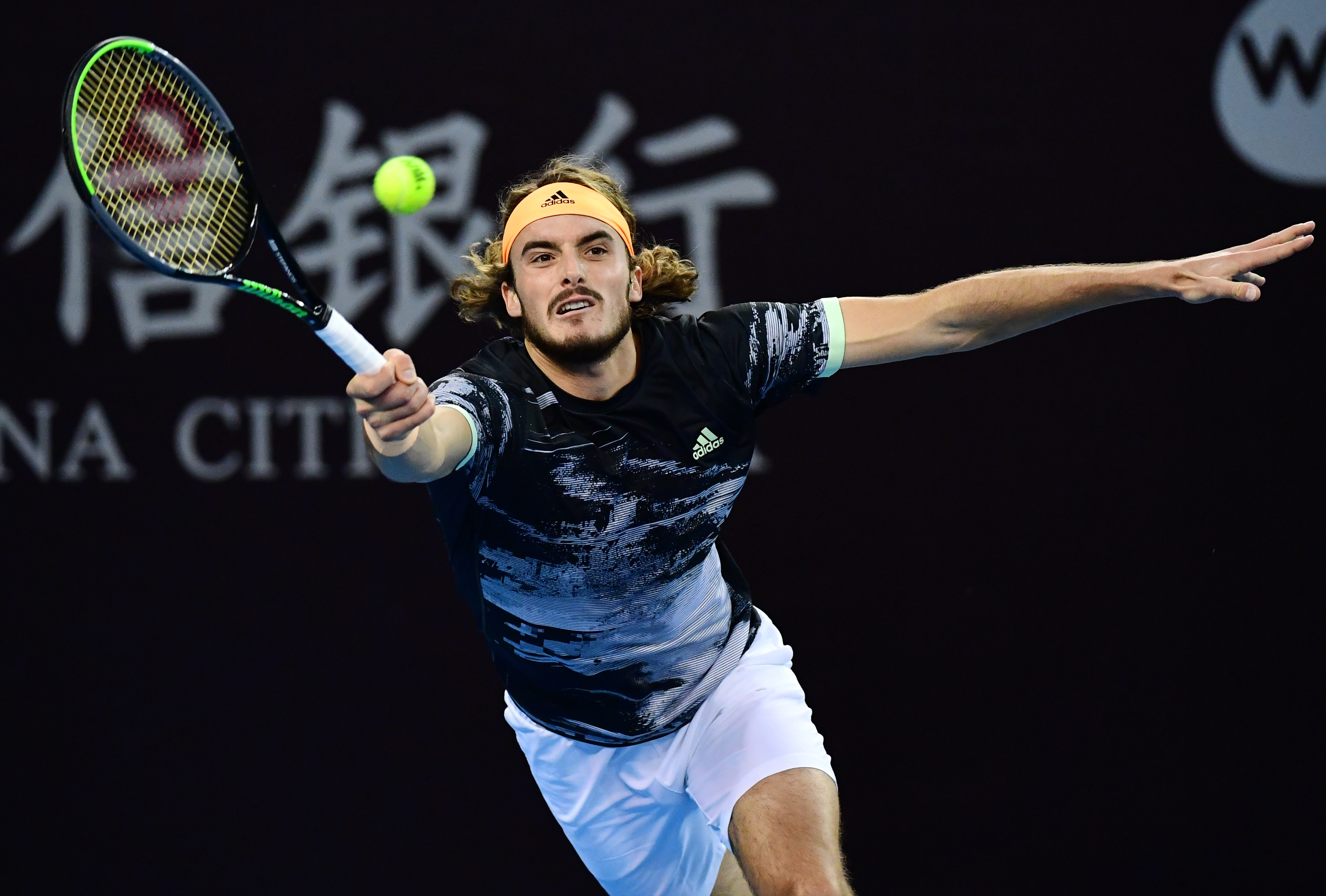 九游体育平台-欧洲网球队鏖战意大利网球队，西西帕斯惊艳世界