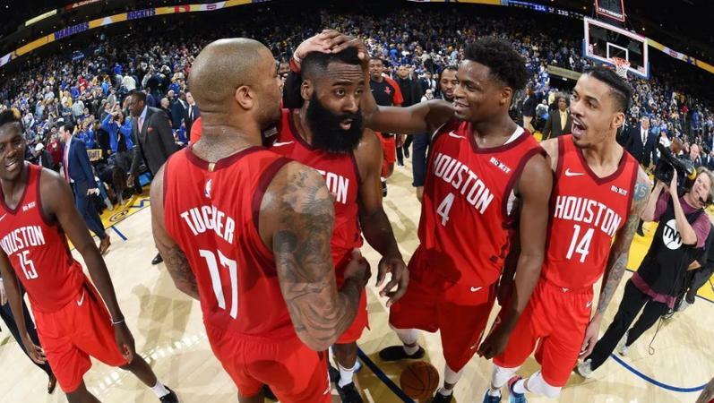 九游体育官方入口-猛龙翻盘快船，米切尔扛起全队