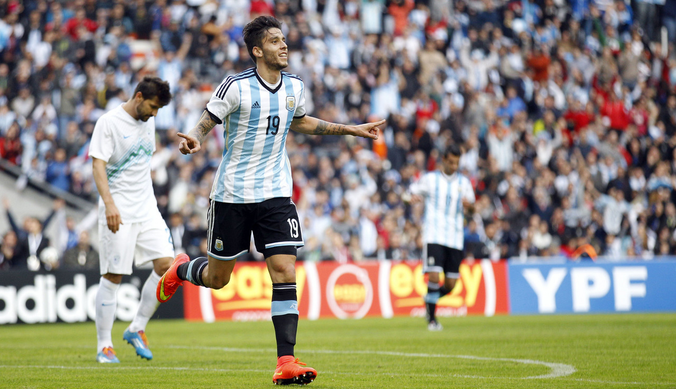 九游娱乐网页-丹麦险胜国际米兰，阿尔瓦雷斯扛起全队