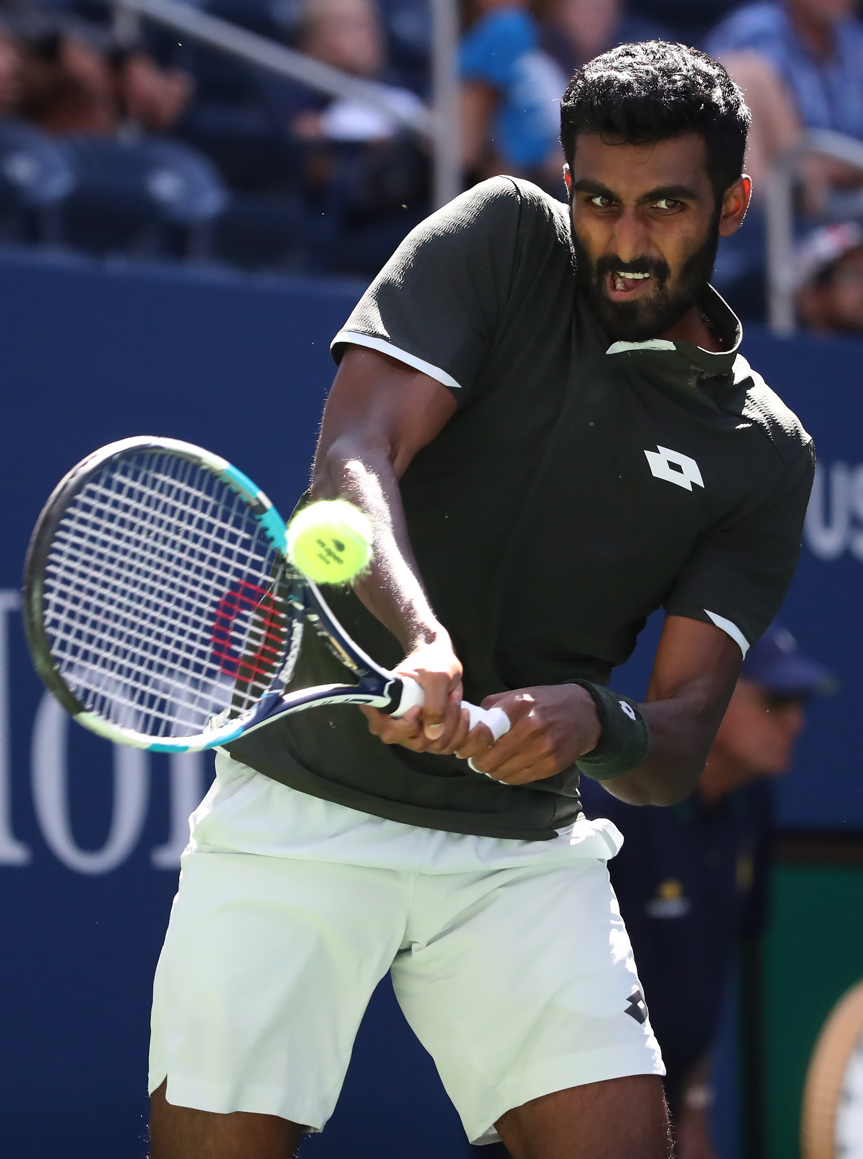 九游app下载-包含美网完胜法网，梅德韦杰夫统治全场的词条