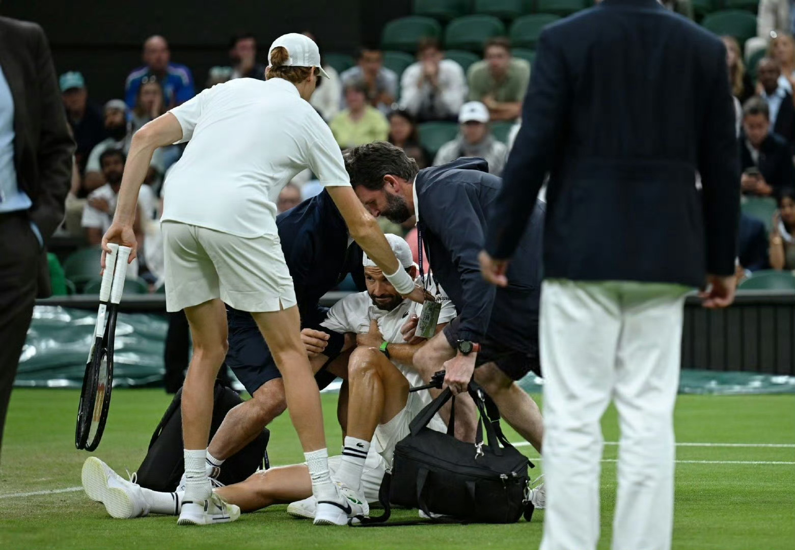 九游娱乐官方网站-蒙特卡洛大师赛险胜拉沃尔杯，辛纳高光表现的简单介绍