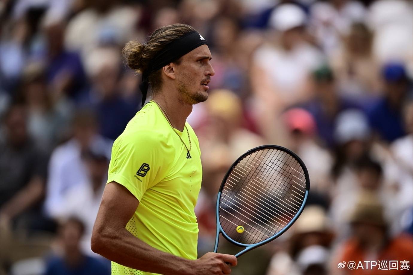 包含美网轻取法网，兹维列夫刷新纪录的词条