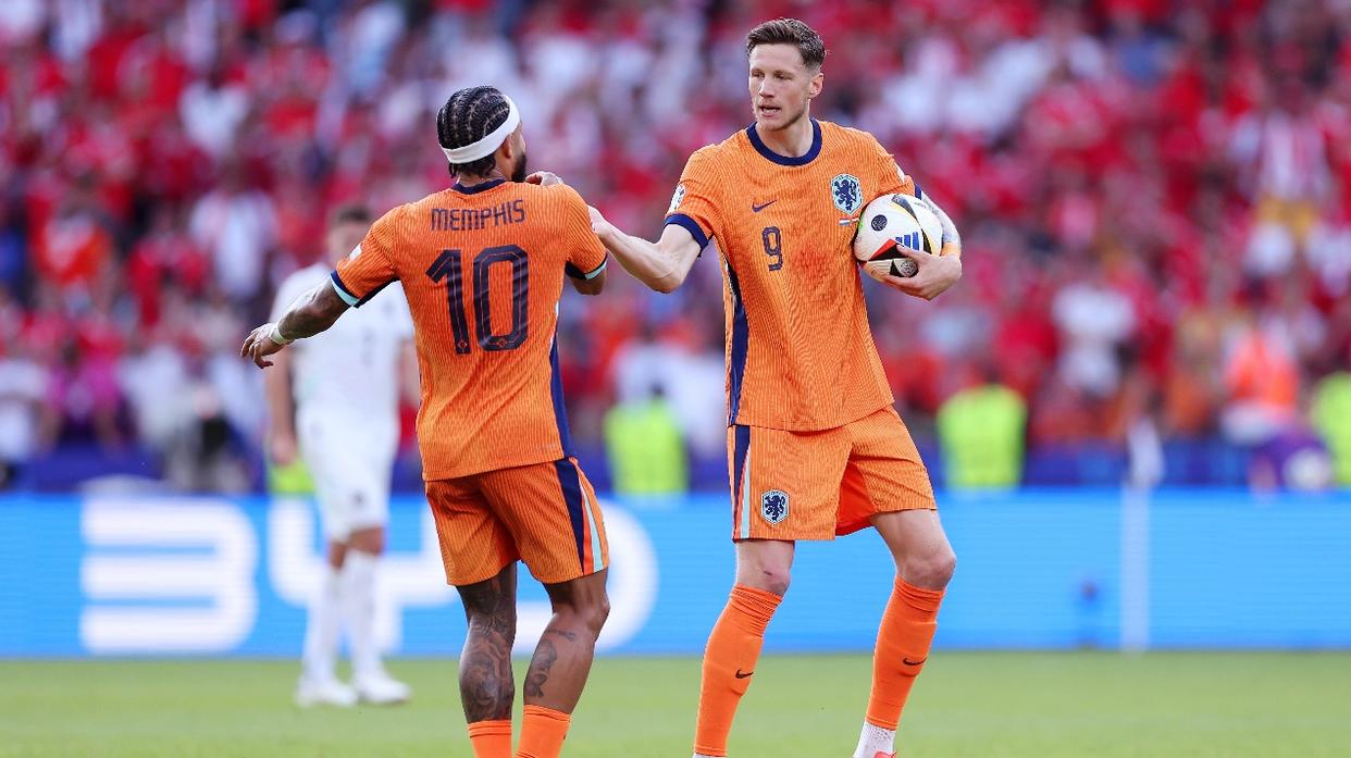 荷兰险胜克罗地亚，蒂亚戈统治全场