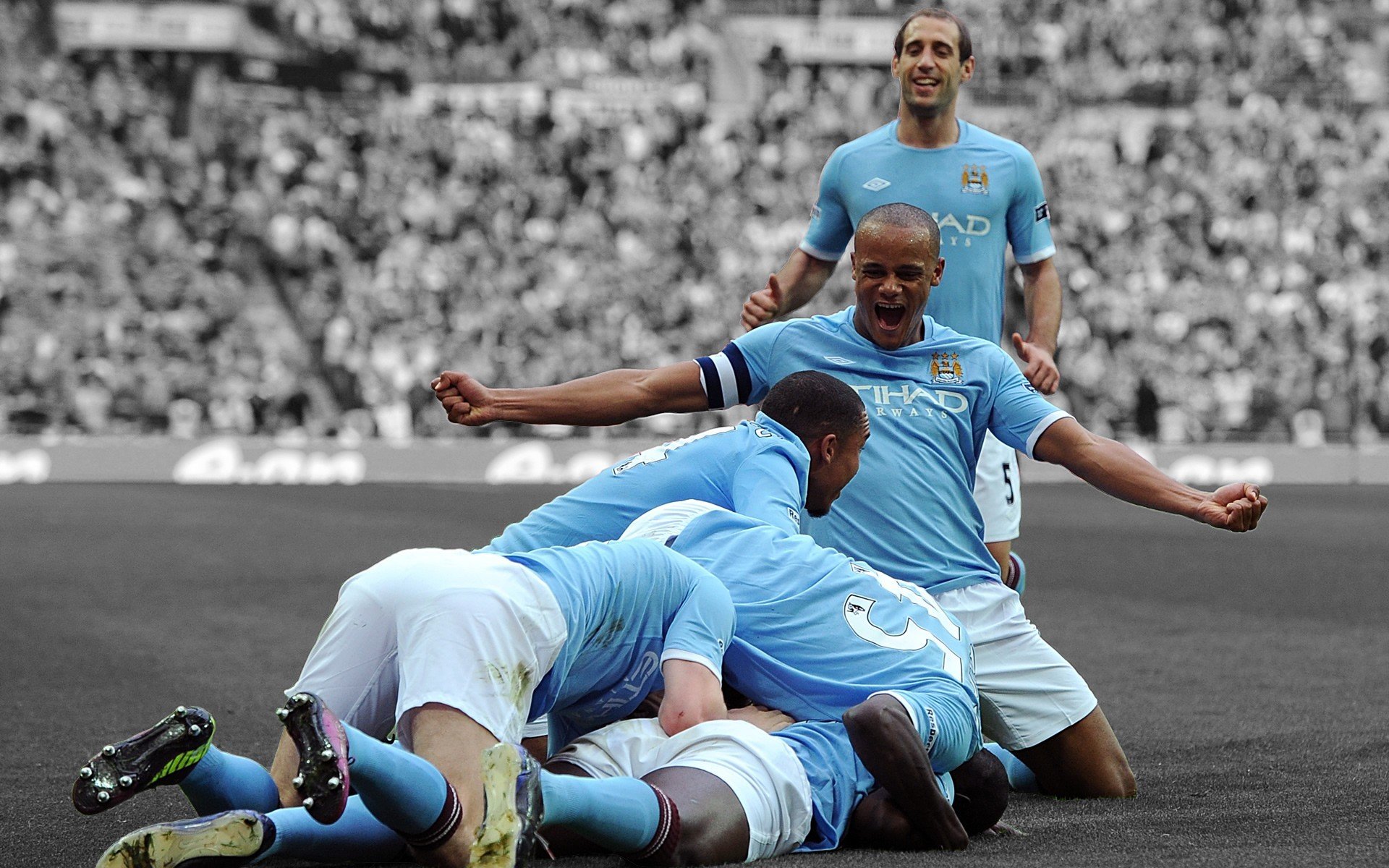 这篇文章的核心在于唯一性—一场比赛、一次攻防、一个瞬间,定义了历史的走向。根据你提供的关键词,我先为你构思一个兼具画面感与深度的标题,再展开正文